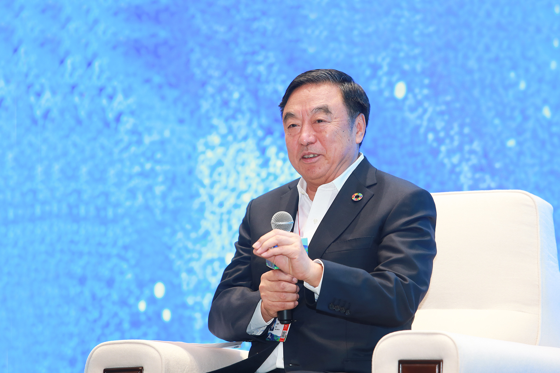 中國企業(yè)家俱樂部理事長、原招商銀行行長馬蔚華